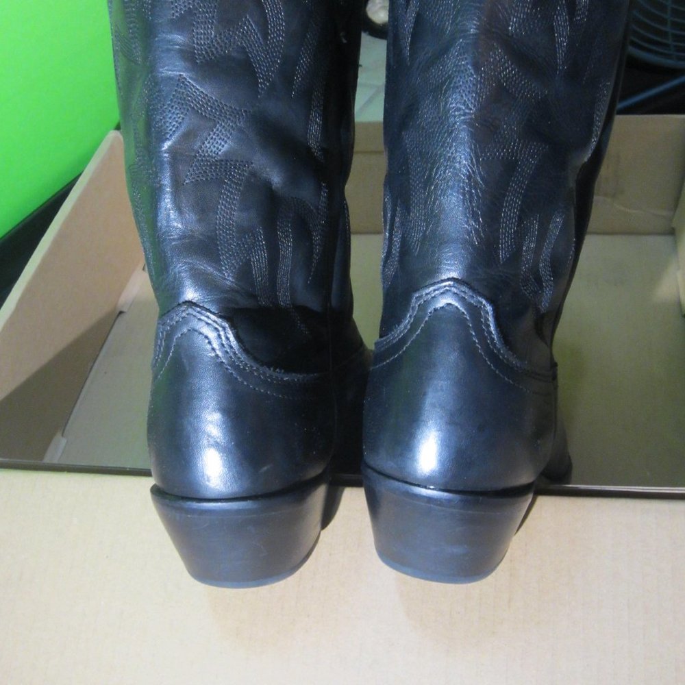 boots - Picture 2 of 12